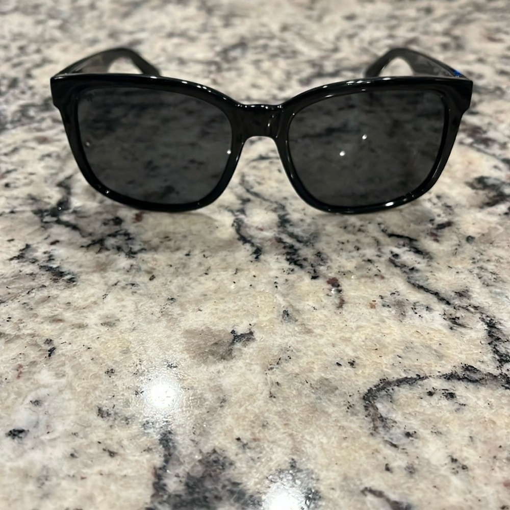 Vonzipper sunglassess great condition